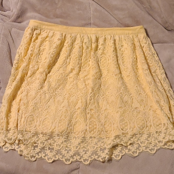 H&M Dresses & Skirts - Skirt